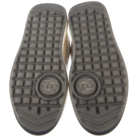 Chanel Suede Low Top Sneakers From the Cruise 2023 Collection by Virginie Viard - Picture 10 of 10